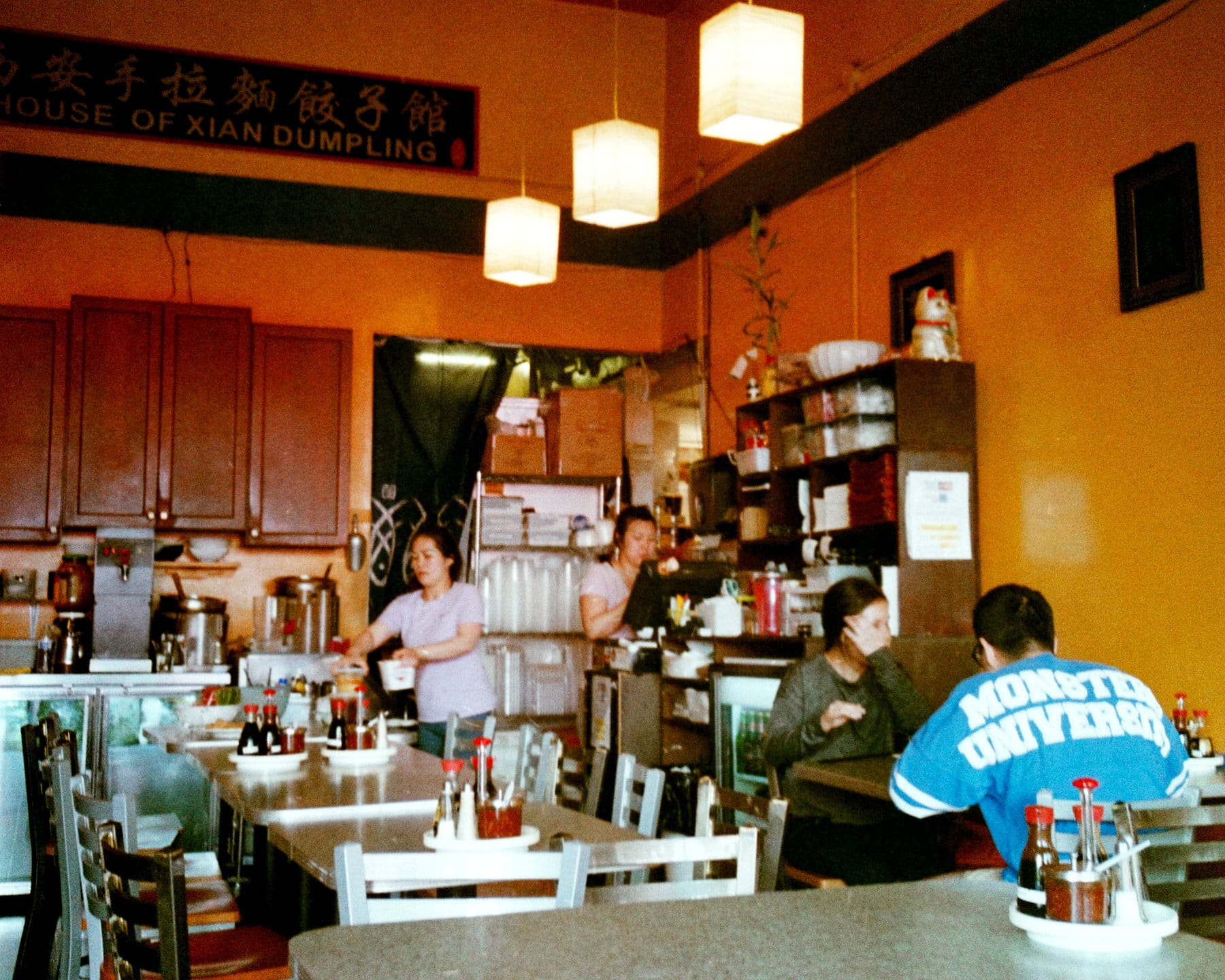 Olympus XA1 / Fujicolor Superia 400