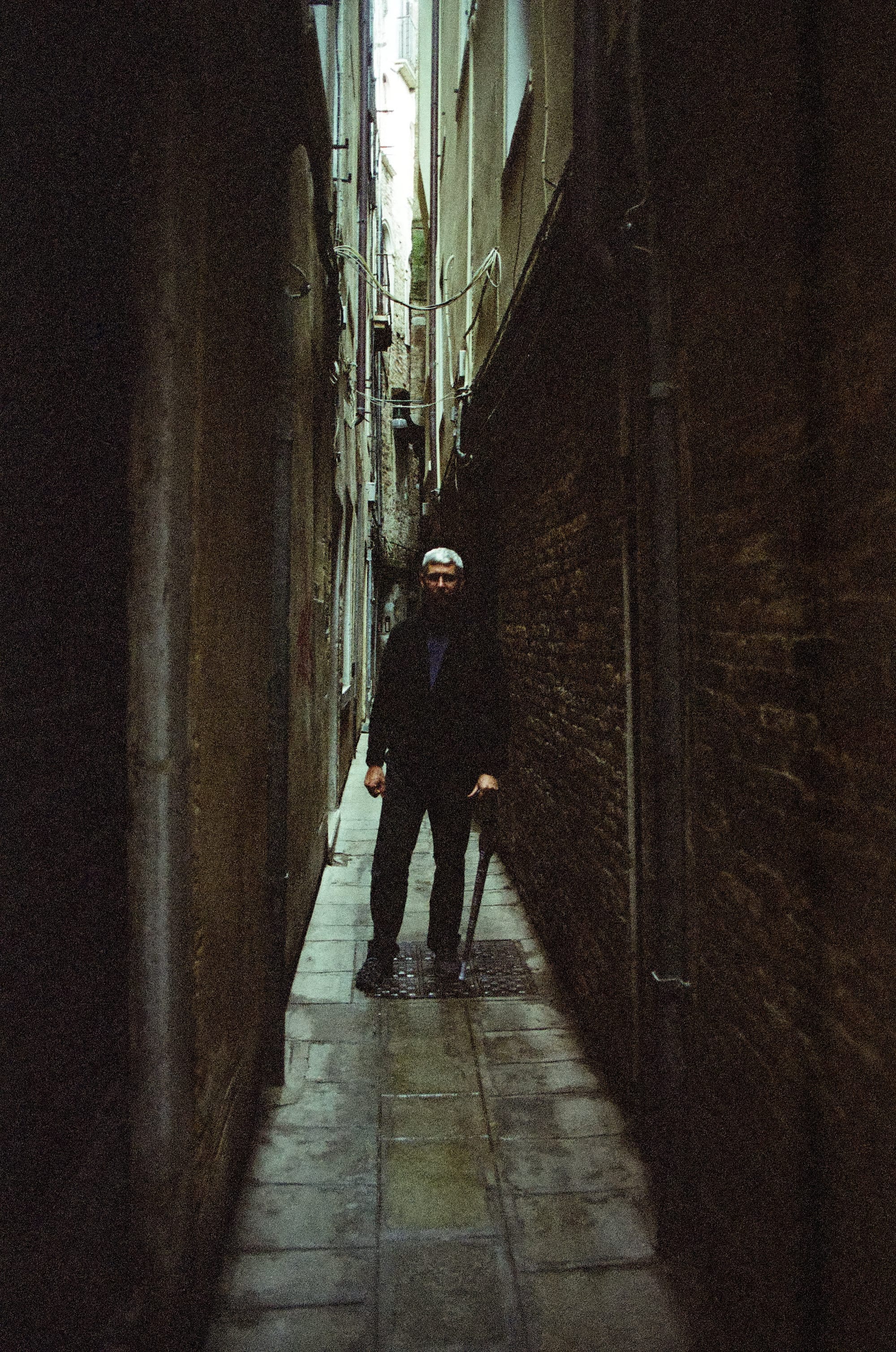 Leica R3 + Elmarit-R 28mm + Superia 400