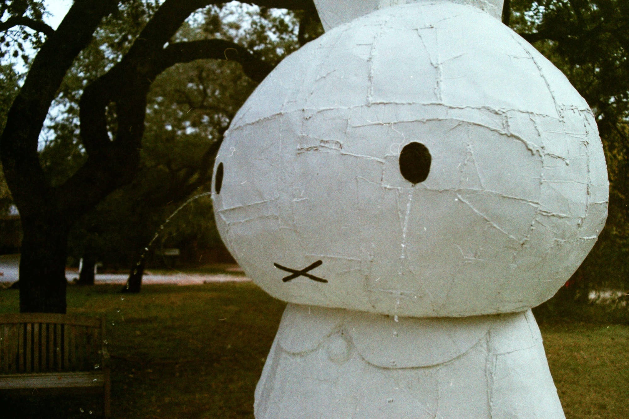  Tom Sachs, Miffy Fountain, 2008 Leica R3 + Elmarit-R 28mm + Fujicolor C200 