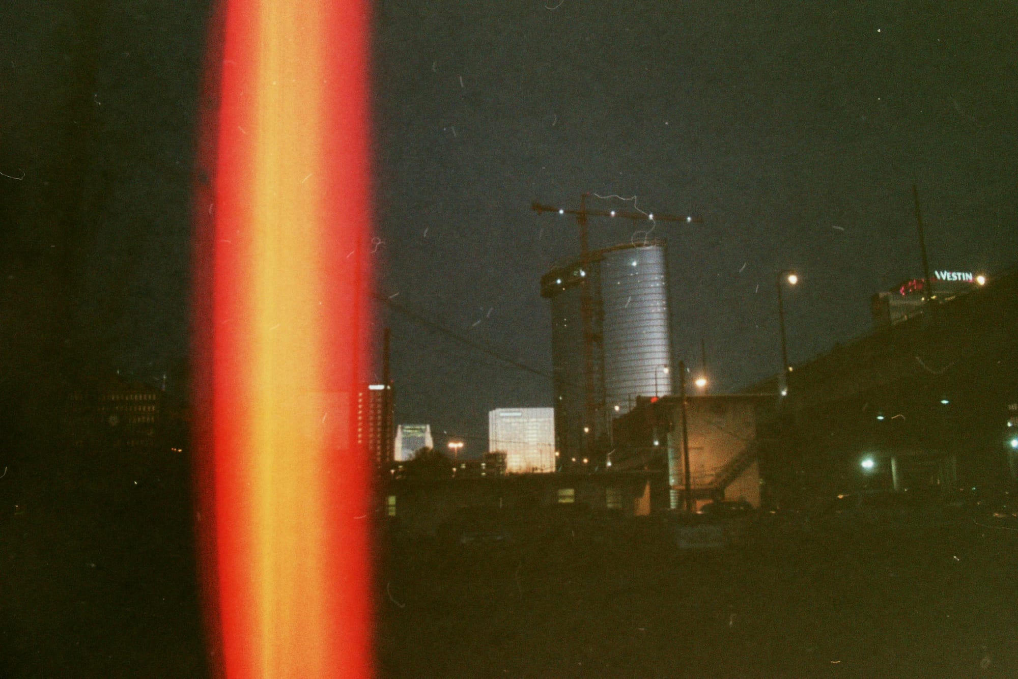 Leica R3 + Elmarit-R 28mm + Fujicolor C200