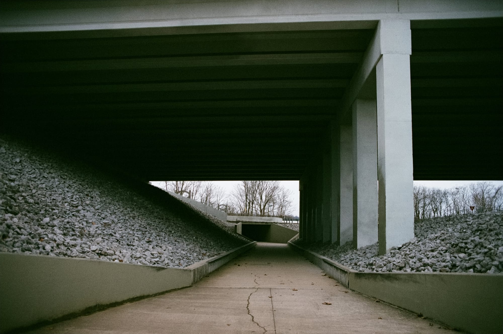 Leica R3 + Elmarit-R 28mm + Superia 400